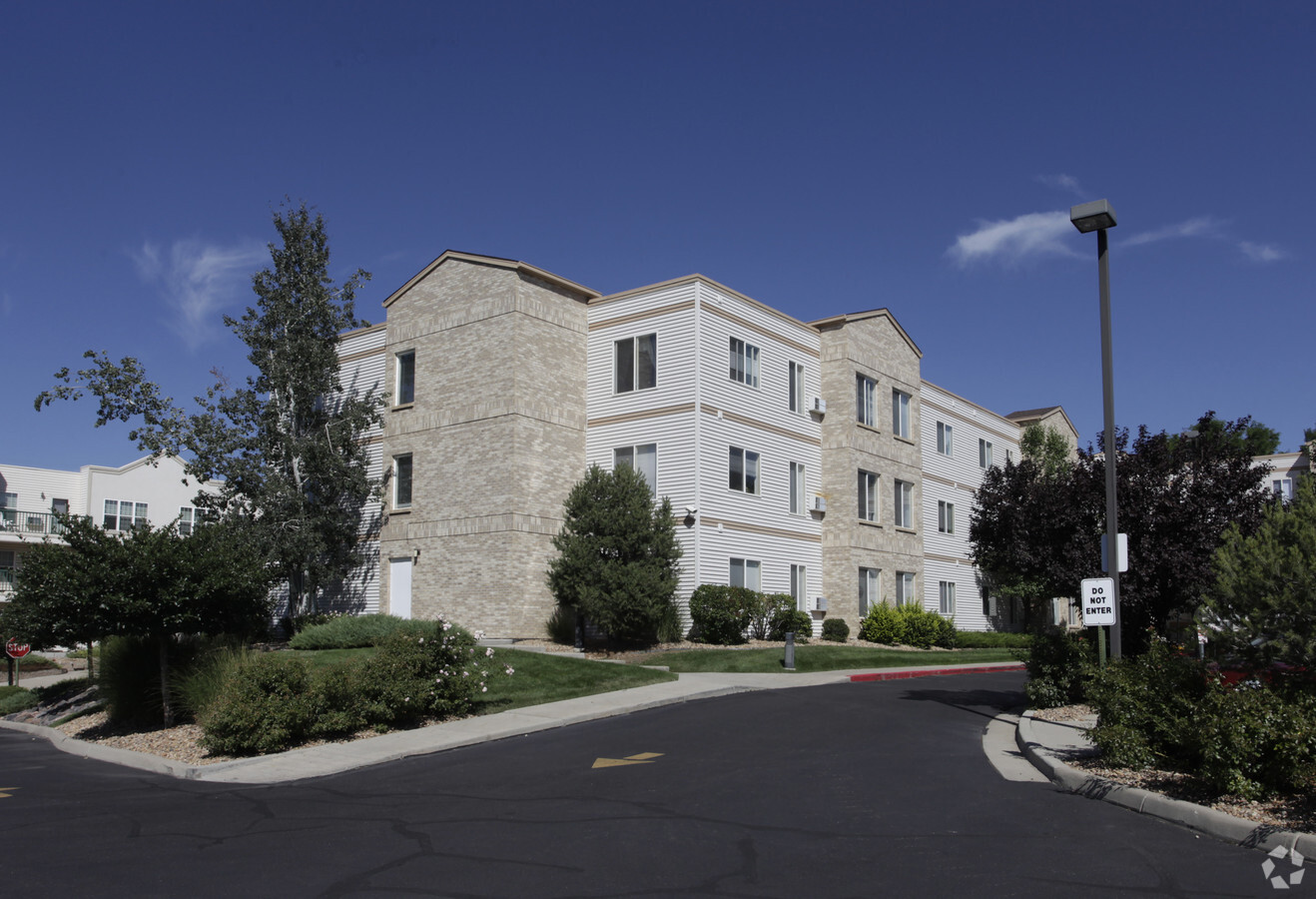 Exterior - Aspen Meadows Apartments