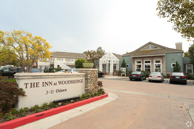 Inn at Woodbridge - Inn at Woodbridge Apartments