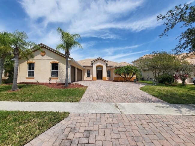 Photo - 3538 Valleyview Dr Rental
