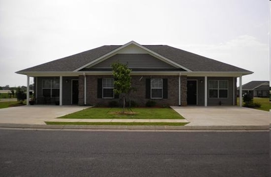 Building Photo - Stratford Manor