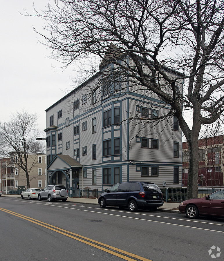 Talbot House - Talbot House Apartments