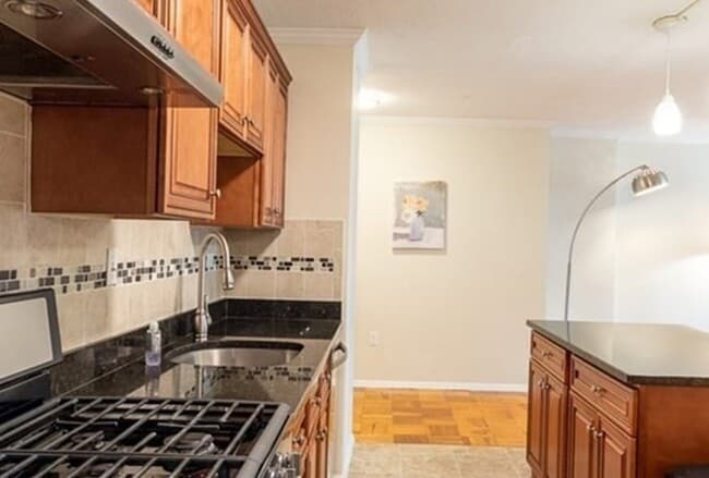 Photo - 2 Hawthorne Pl Unit 15M Condo