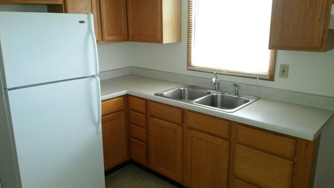 Building Photo - Monropark Apartments