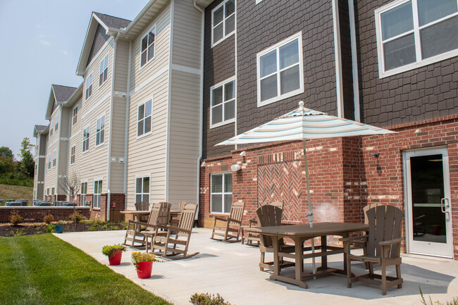 Halls of Brookfield - 55+ Years Apartments - Brookfield, Missouri - 0 ...