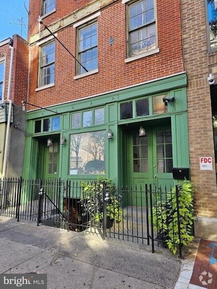 Building Photo - 105 S 2nd St Rental