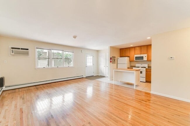 Photo - 54 Chestnut St Rental