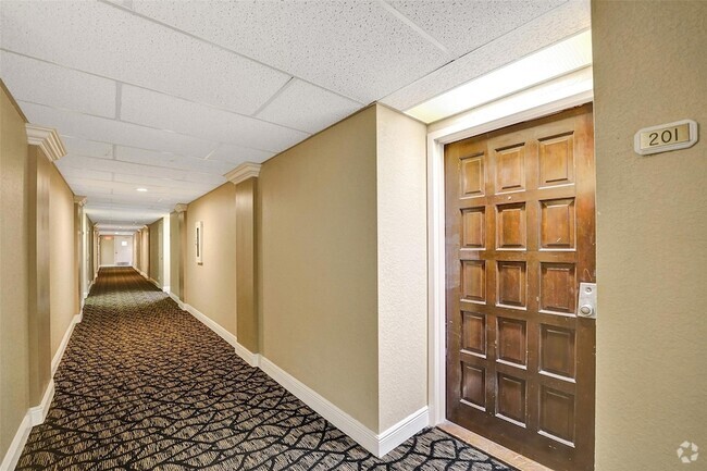 Building Photo - 3900 N Hills Dr Rental