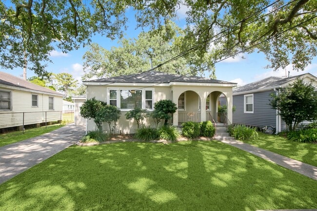 Building Photo - 605 Honore Dr Rental
