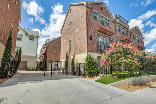 Photo - 4323 Dickason Ave Townhome