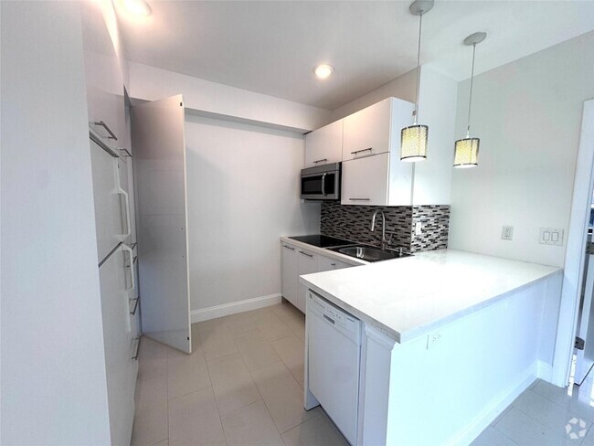Building Photo - 207 SE 10th Ter Rental
