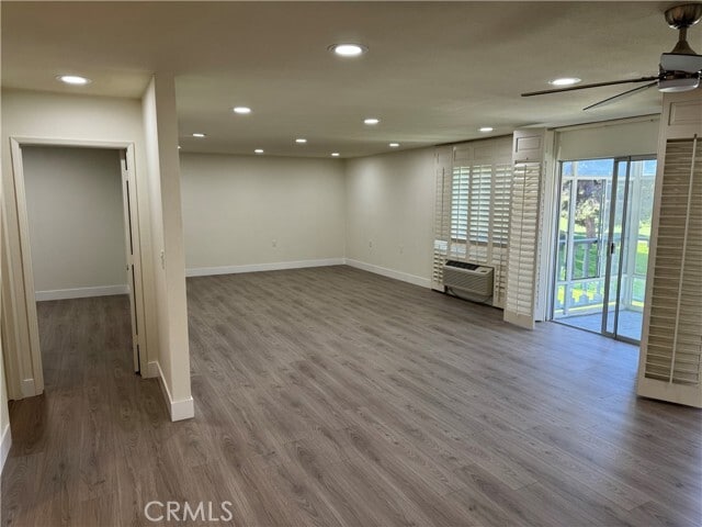Building Photo - 2399 Via Mariposa W Rental