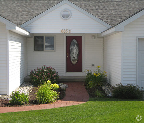 Front entrance - Glen Haven Circle Rental