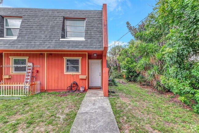 Building Photo - 6141 SW 42nd Ct Rental