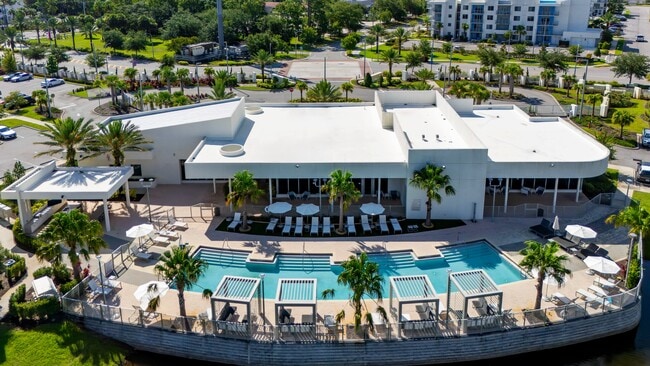 Building Photo - Icon One