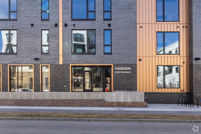Building Photo - Harken