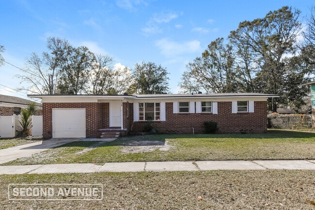 Building Photo - 6536 Manhattan Dr