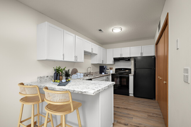 Kitchen - Cottages of Cottage Grove Apartments