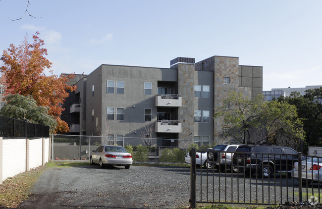 Building Photo - The Heritage Downtown Rental