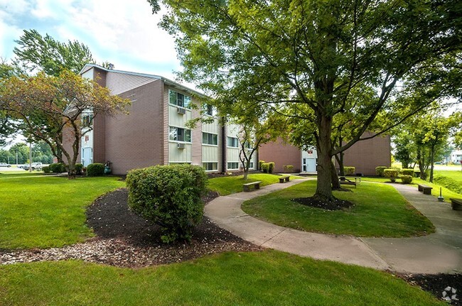 Building Photo - Galion East Apartments