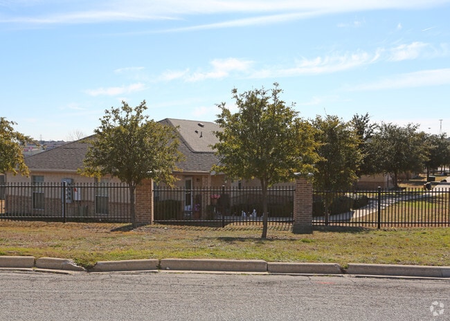 Photo - Oak Timber White Settlement Apartments