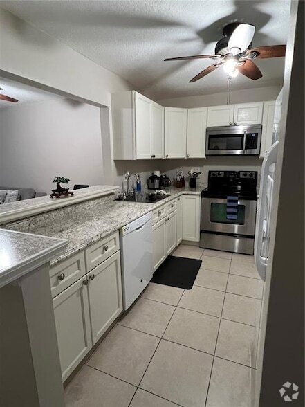 Building Photo - 4334 NW 9th Ave Rental