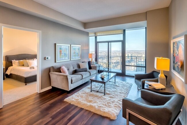 Building Photo - NIC on 5th