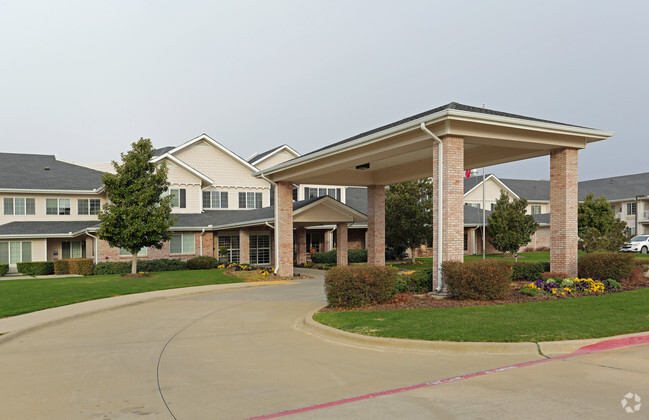 Pinewood Hills Independent Senior Living - Pinewood Hills Independent Senior Living Apartments