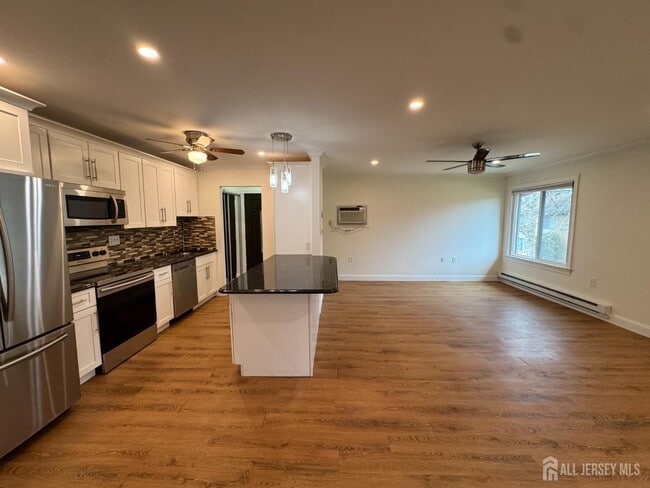 Building Photo - 11 Pine Cluster Cir