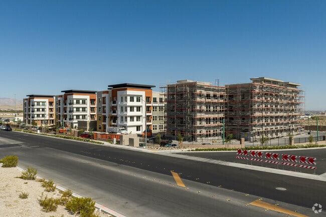 Building Photo - Heirloom at Bruner