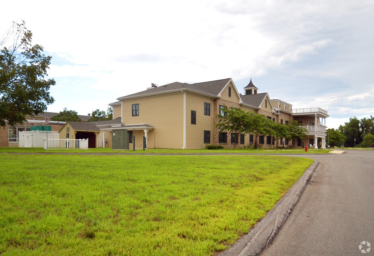 Photo - Mont Marie & St. Joseph Senior Residences Apartments