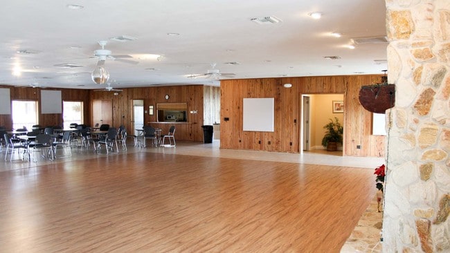 Photo - North Lake Estates Apartments
