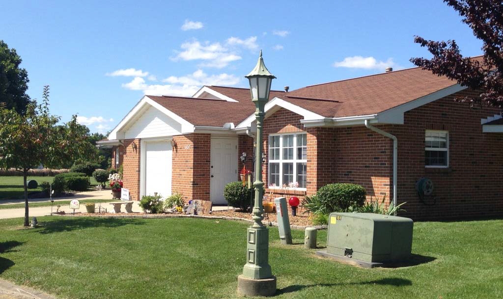 Photo - Courtyard Retirement Center Apartments