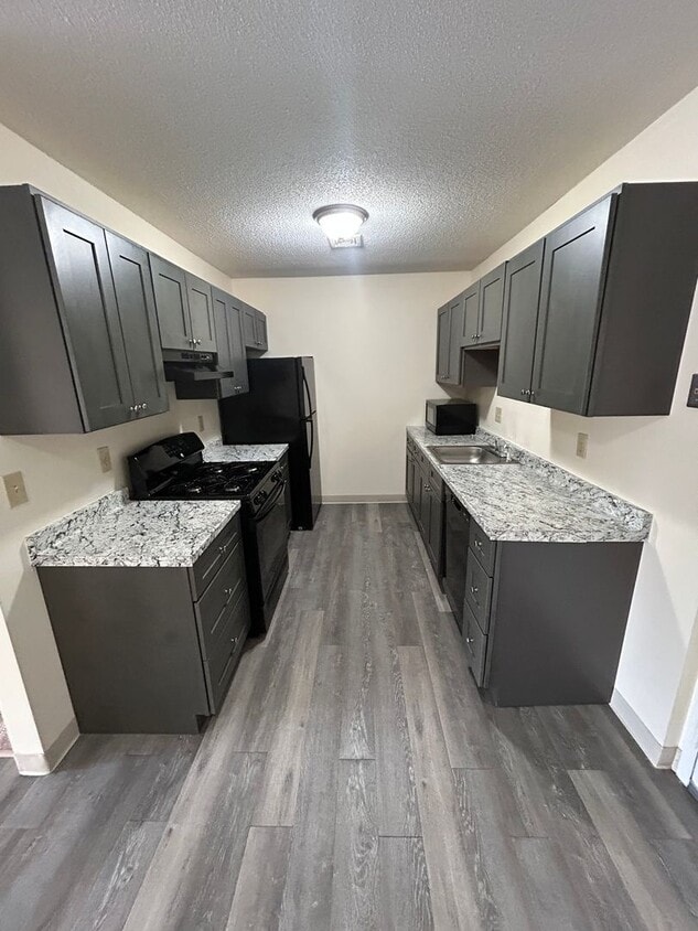 Floor Plan - Renovated 2 Br Grey