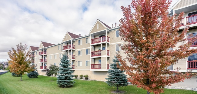Building Photo - SummerField Crookston 55+ place apartments