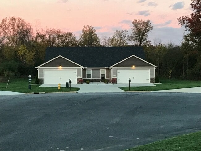 Building Photo - River Oaks Villas Rental