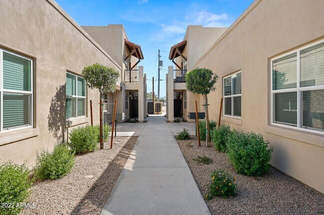 2245 N Dayton St Unit 2 Condo - Phoenix, Arizona - 1 Unit Available ...