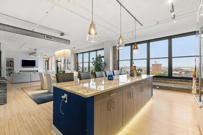 Photo - 290 Market St Rental