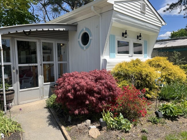 Building Photo - 525 Riverleigh Ave
