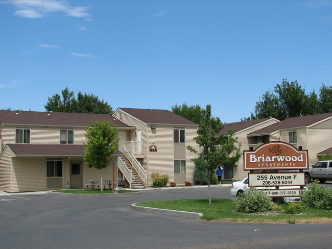 Briarwood - Briarwood Apartments