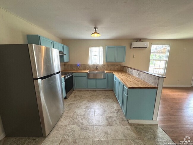 Building Photo - 14016 Farm to Market Rd 470 Rental