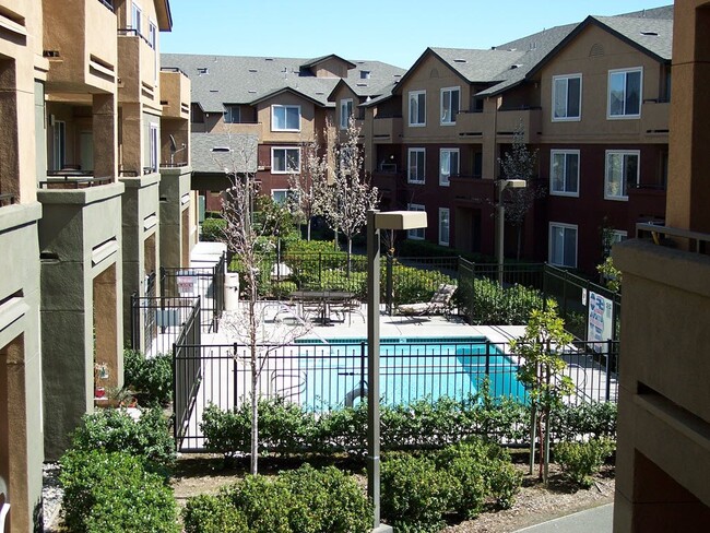 Building Photo - Heritage Park at Hilltop| 55+ Senior Affor... Rental
