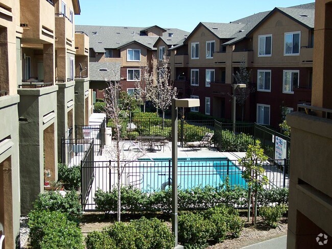 Building Photo - Heritage Park at Hilltop| 55+ Senior Affor... Rental