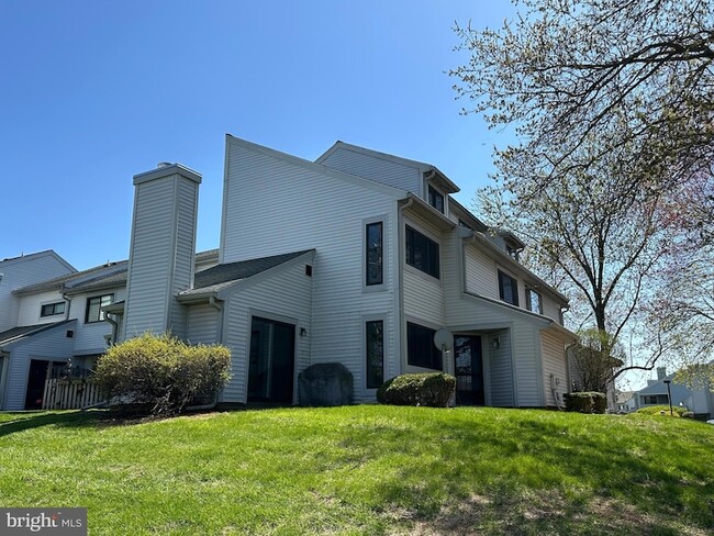Photo - 208 Heritage Dr Townhome