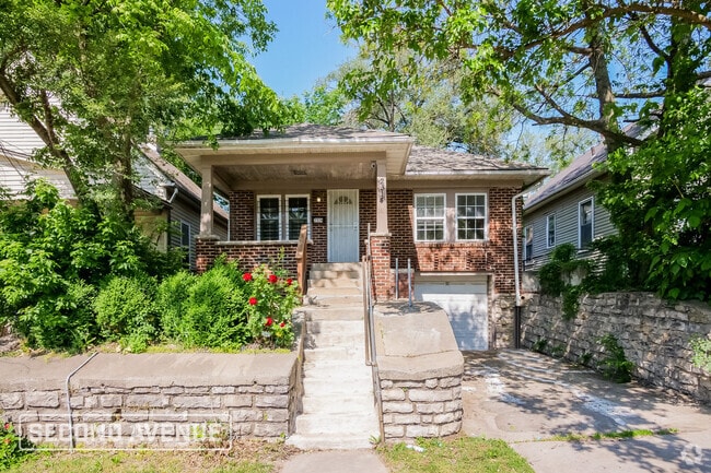 Building Photo - 2314 Van Brunt Blvd Rental