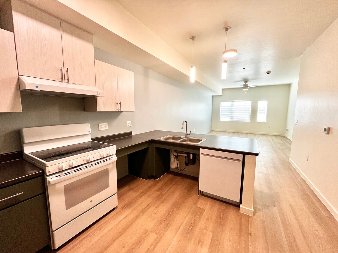 Floor Plan - 2-Bedroom / 1-Bathroom