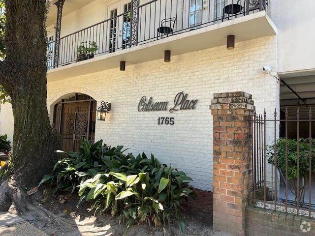 Building Photo - 1765 Coliseum St Rental