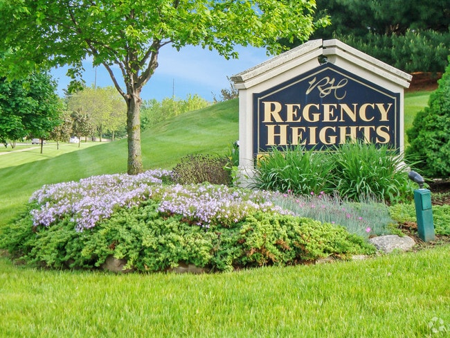 Building Photo - Regency Heights (55+ Community) Rental