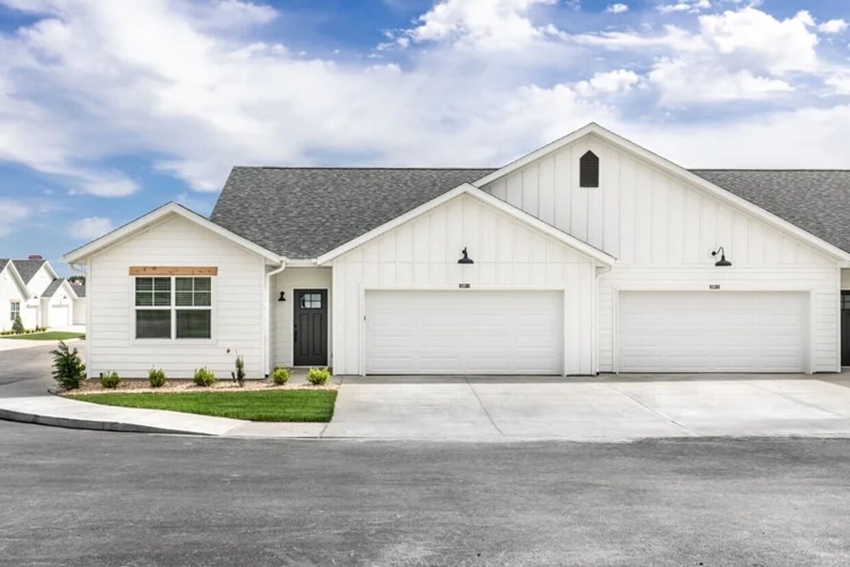 Floor Plan - 2 Bedroom 2 Bath