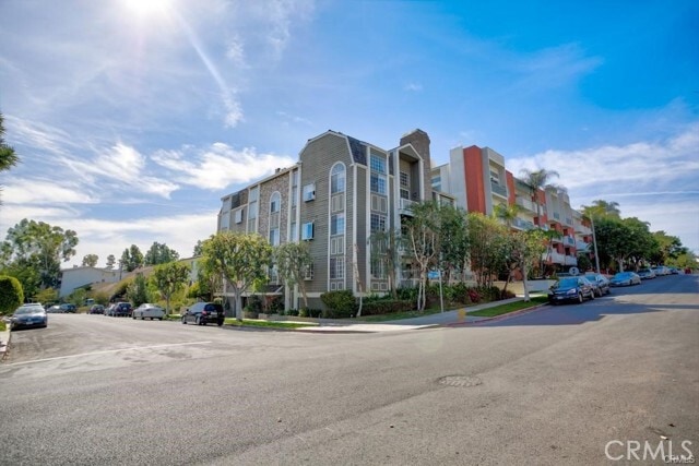 Building Photo - 1601 Hilts Ave Rental