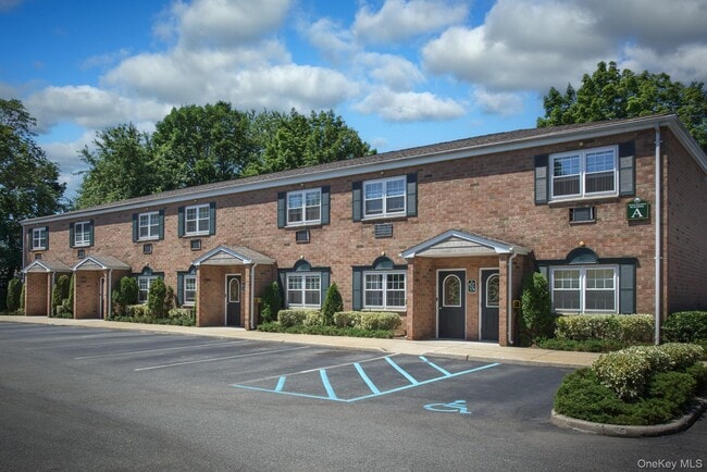 Building Photo - 850 Little East Neck Rd Rental